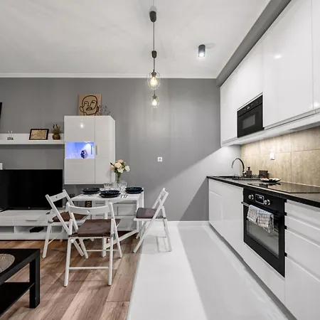 Wola - 8th Floor, Parking, Balcony - By Rentujemy 아파트 바르샤바