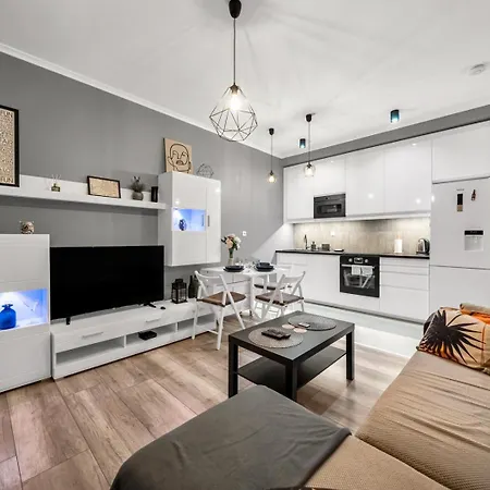 Wola - 8th Floor, Parking, Balcony - By Rentujemy