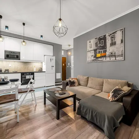 Apartamento Wola - 8th Floor, Parking, Balcony - By Rentujemy
