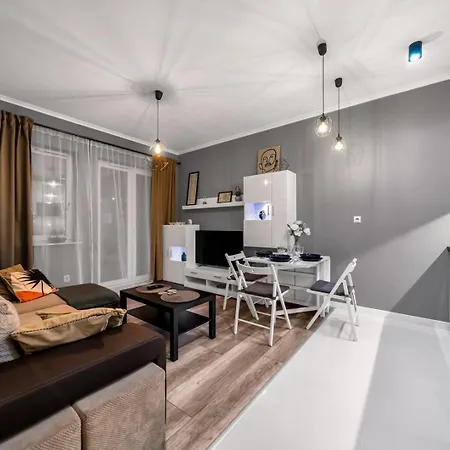 Appartement Wola - 8th Floor, Parking, Balcony - By Rentujemy Warschau